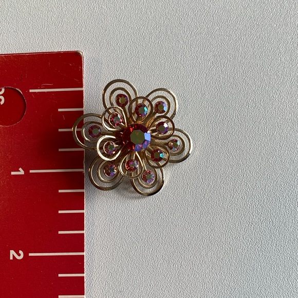 Vintage aurora borealis Czech rhinestone brooch in beautiful pink and gold - Picture 3 of 4